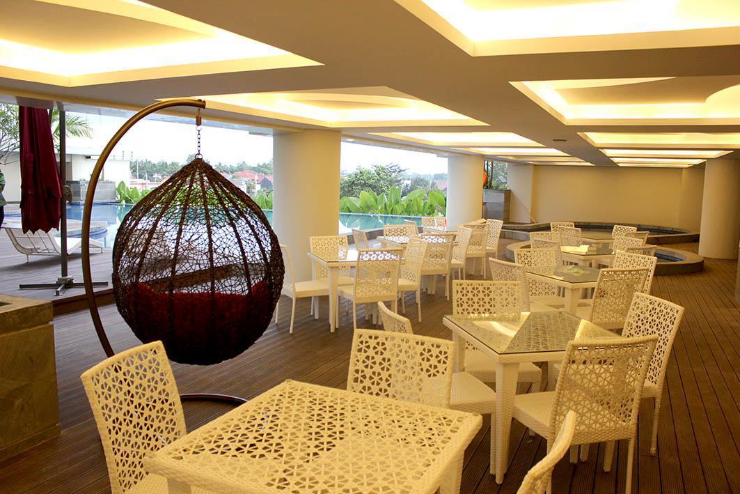The Alana Yogyakarta Hotel And Convention Center Sleman  Εξωτερικό φωτογραφία