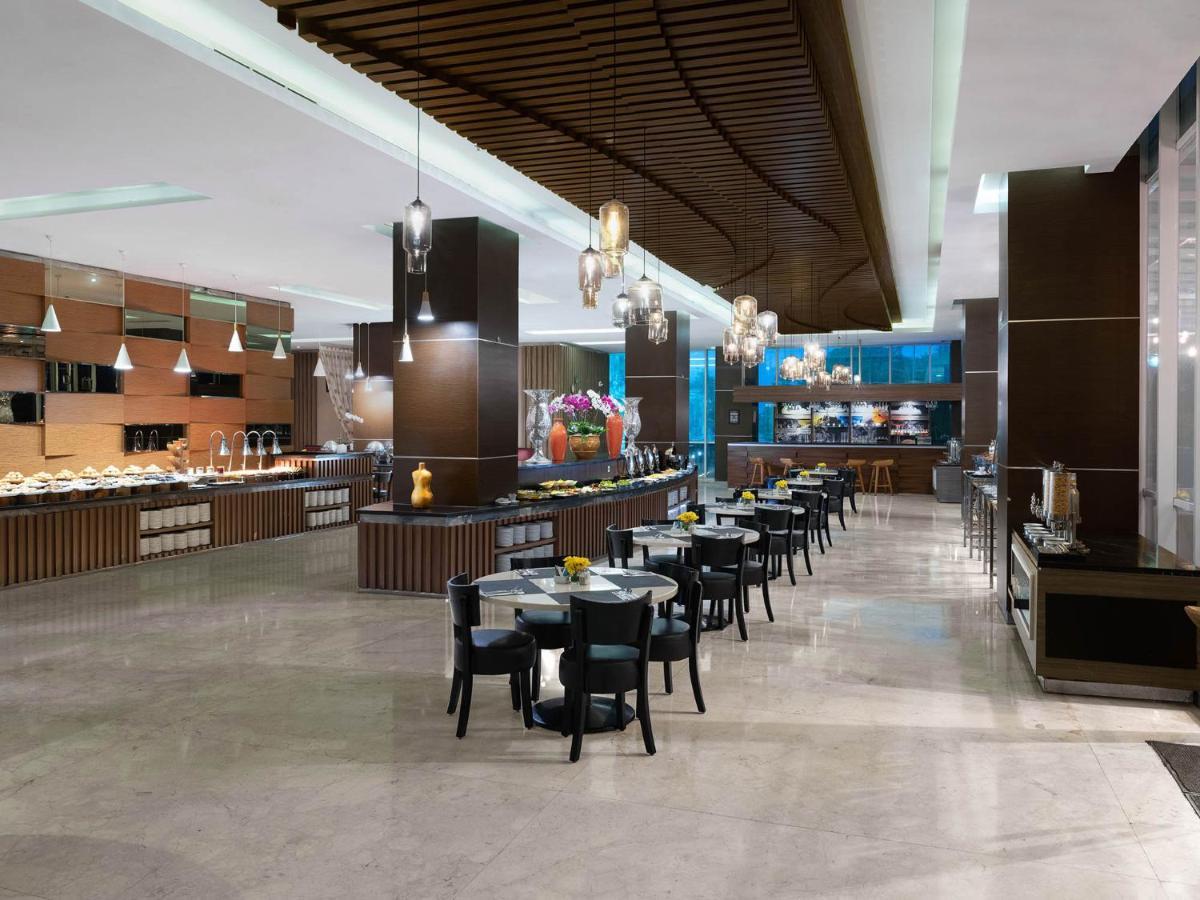 The Alana Yogyakarta Hotel And Convention Center Sleman  Εξωτερικό φωτογραφία