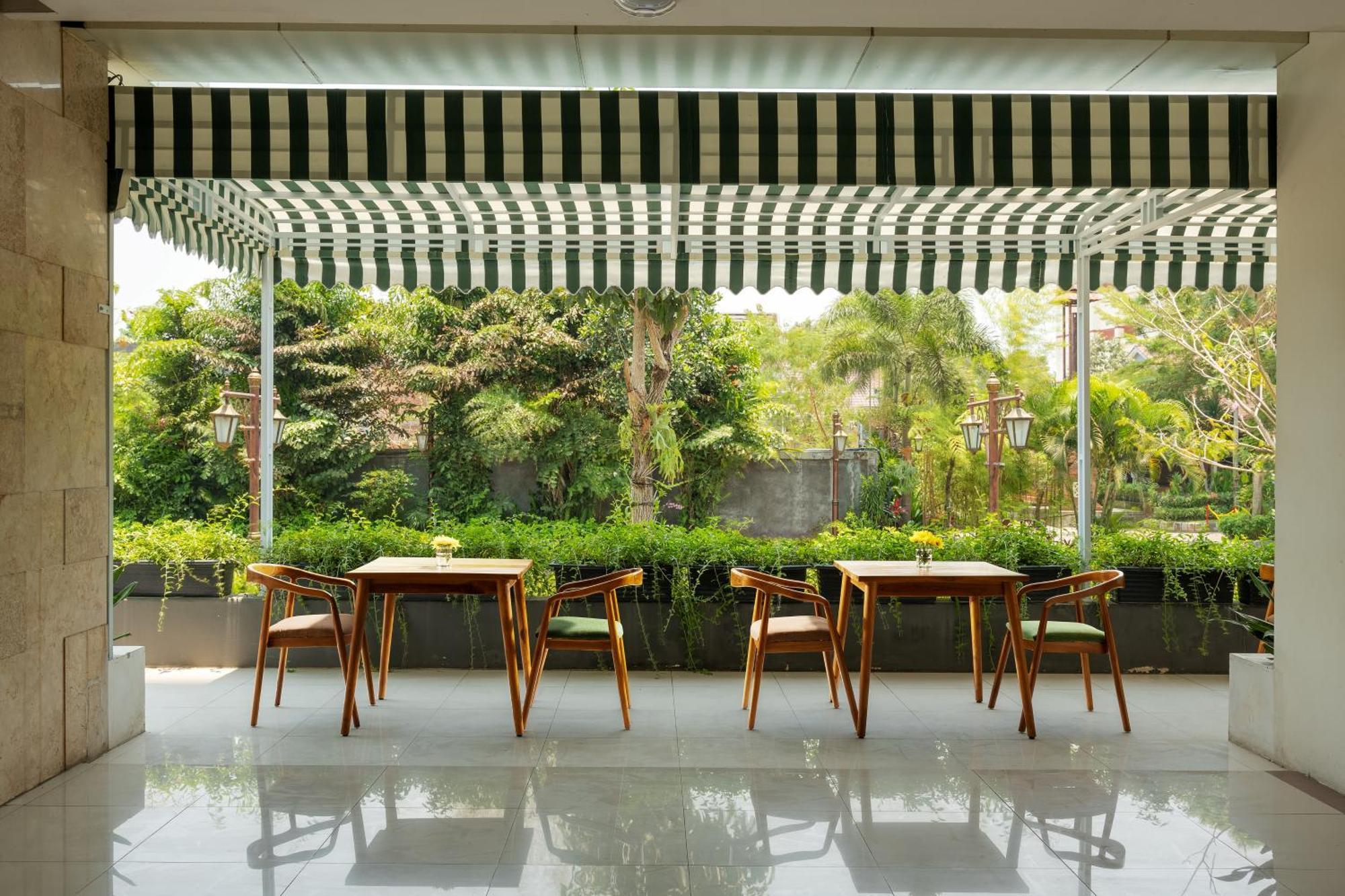The Alana Yogyakarta Hotel And Convention Center Sleman  Εξωτερικό φωτογραφία