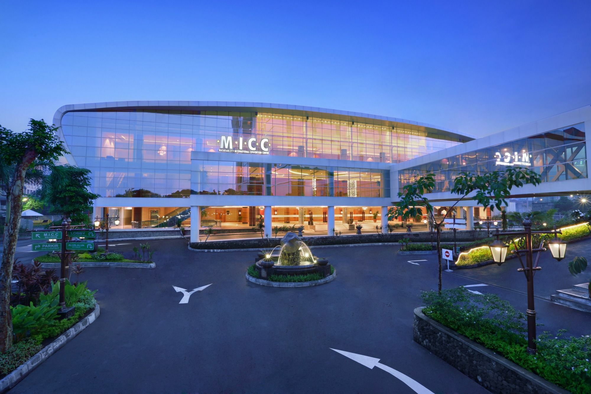 The Alana Yogyakarta Hotel And Convention Center Sleman  Εξωτερικό φωτογραφία